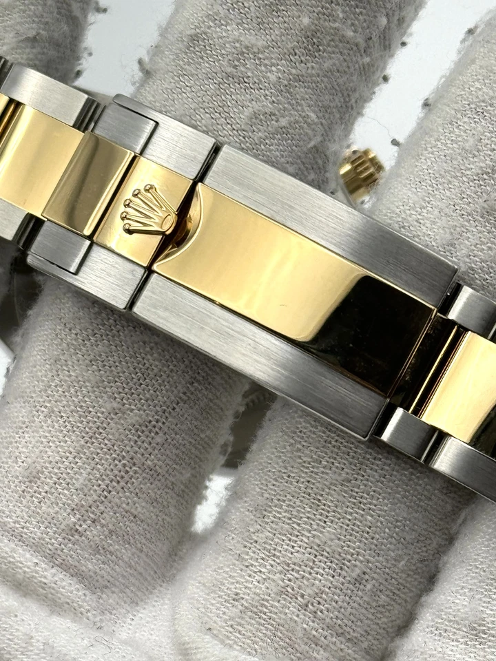 Rolex Submariner Date 126613LN - Image 2